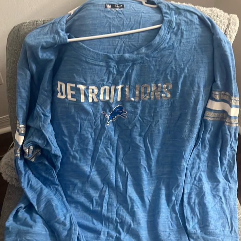 Women’s lions oversized sweater